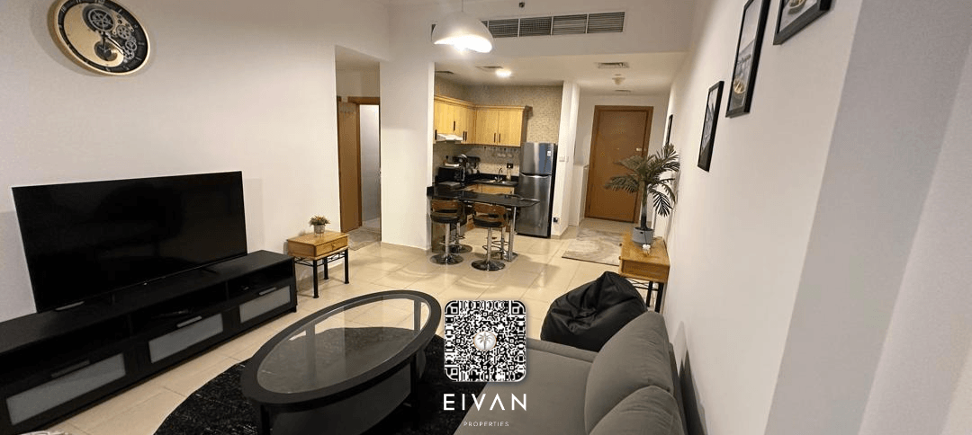 Furnished Modern 1BR | Metro Access | Canal View